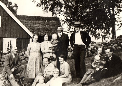Släktfoto taget på Ryd sommaren 1934