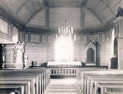 Askome kyrkas inre, fotot odaterat men kan vara omkring 1895