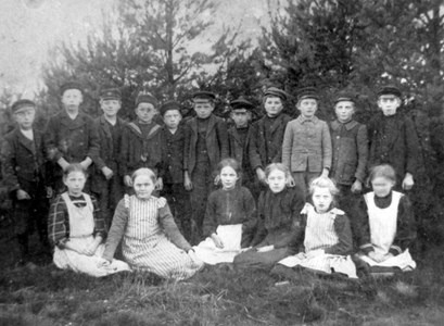 Askome 502, Gamla skolan, år 1908-09