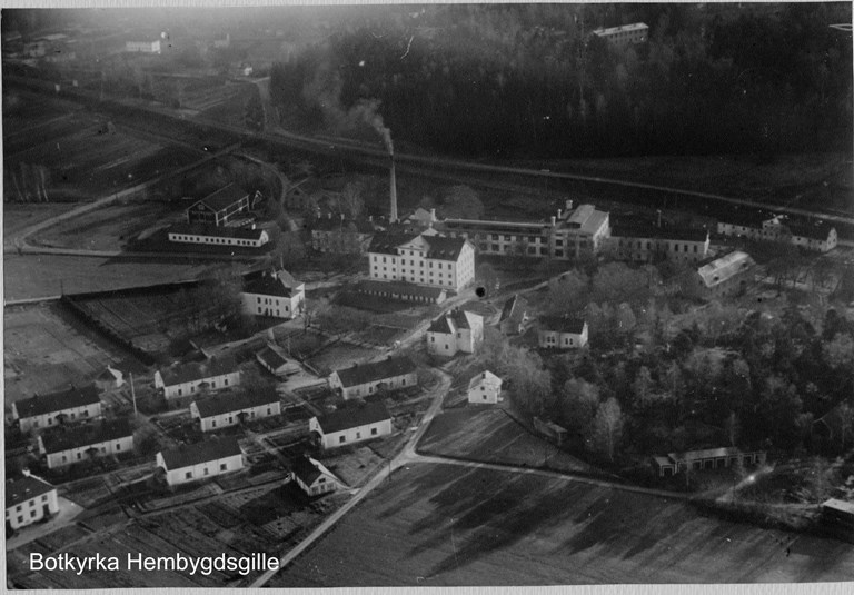 280A Tumba bruk flyg.jpg