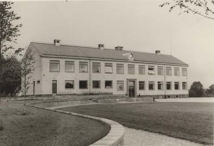 Bredaryds skola. Togs i bruk 1952.