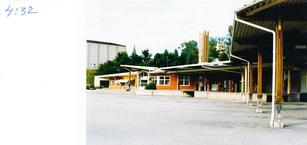 04.32 Busstation