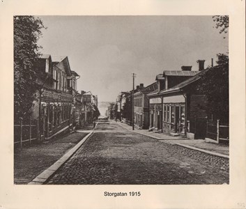007.27 Stadens fotografier 1 - Storgatan 1915