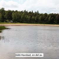 Gålö havsbad vid Skälåker har en långgrund sandstrand.