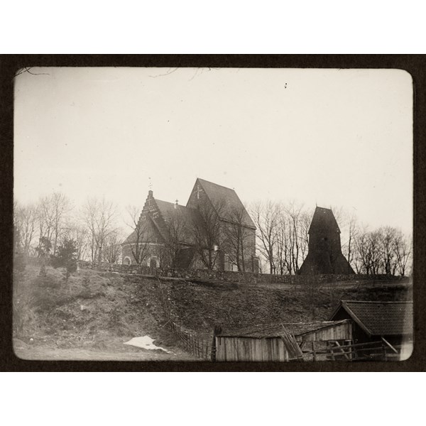 Gamla Upsala kyrka från nordost, 1916