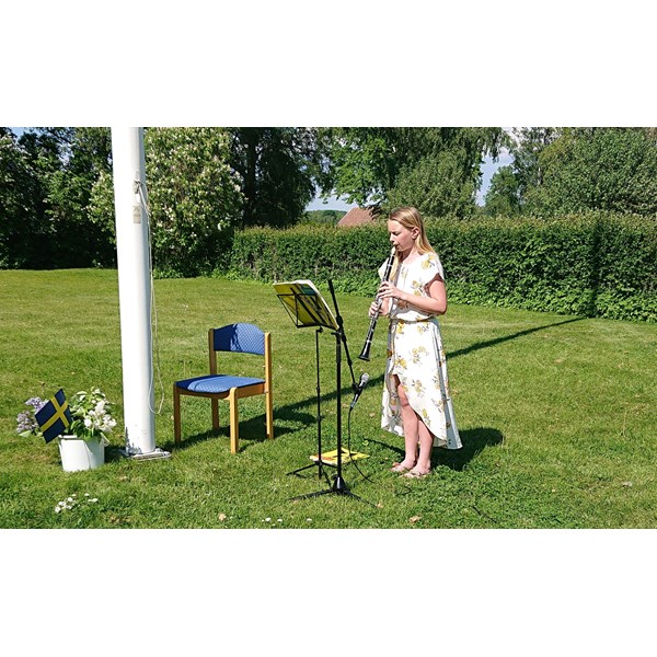 Klara Antelius spelar klarinett nationaldagen 2021