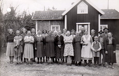 Grannar på besök i Karlbyå, Härad.