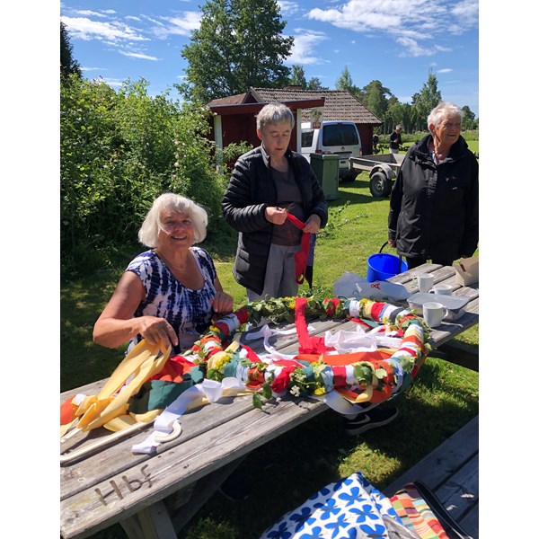 Förberedelser inför Midsommarafton