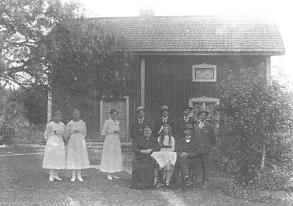 Södra Ässböle, Närkesberg, familjen Viktor Anderssons, ca år 1915