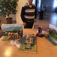 Åke vid några av sin alster