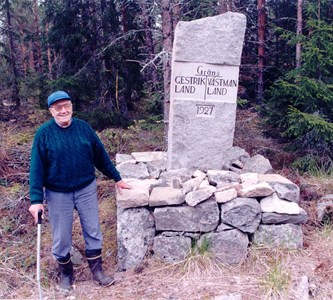 Gränsstenen vid Horsskog, Bertil Thalin 1997.jpg