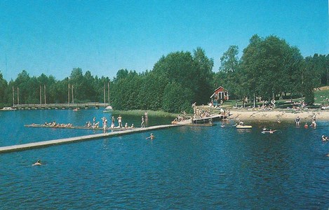 Badplatsen vid Hjortsjösjön