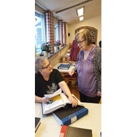 Dagmar Lennartsson och Kerstin Håkanson vars fina samling som visades