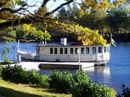 Svanen (fd Siri, Strömsholmen och Slussbruden) i Öresjön utanför Borås