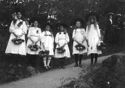 Blomsterflickor i Blomstertåget 1907