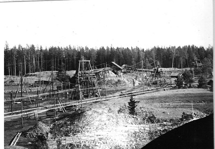 1890 Pumpgruvan gammelhålet.jpg