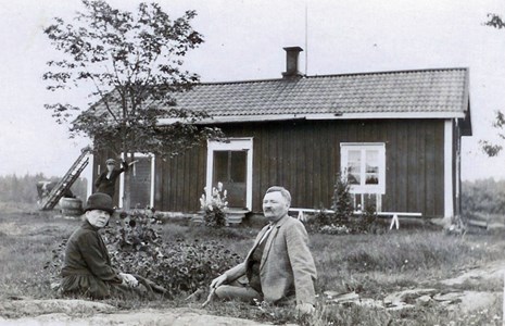 Östra Åland Maja och Karl Lindman bakom står Gunnar.jpg