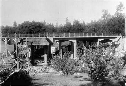 Bygget av bron över jvg i Vrena 1937. 